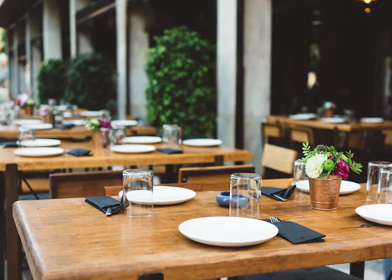 An Essential Guide to Outdoor Dining Service